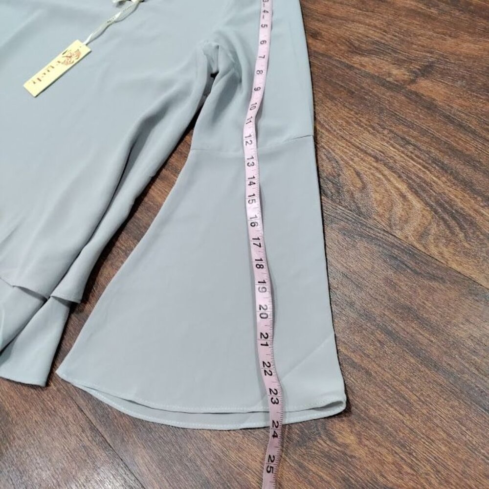 NWT Aryeh Whimsy Artsey Boho Oversized Tiered Bell Sleeve Blouse Gray Womens L - Picture 11 of 12